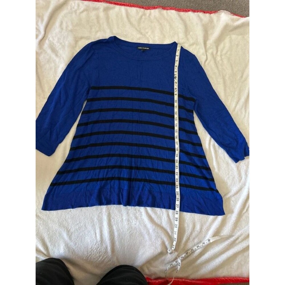 Xl black and blue cable & gauge long sleeve